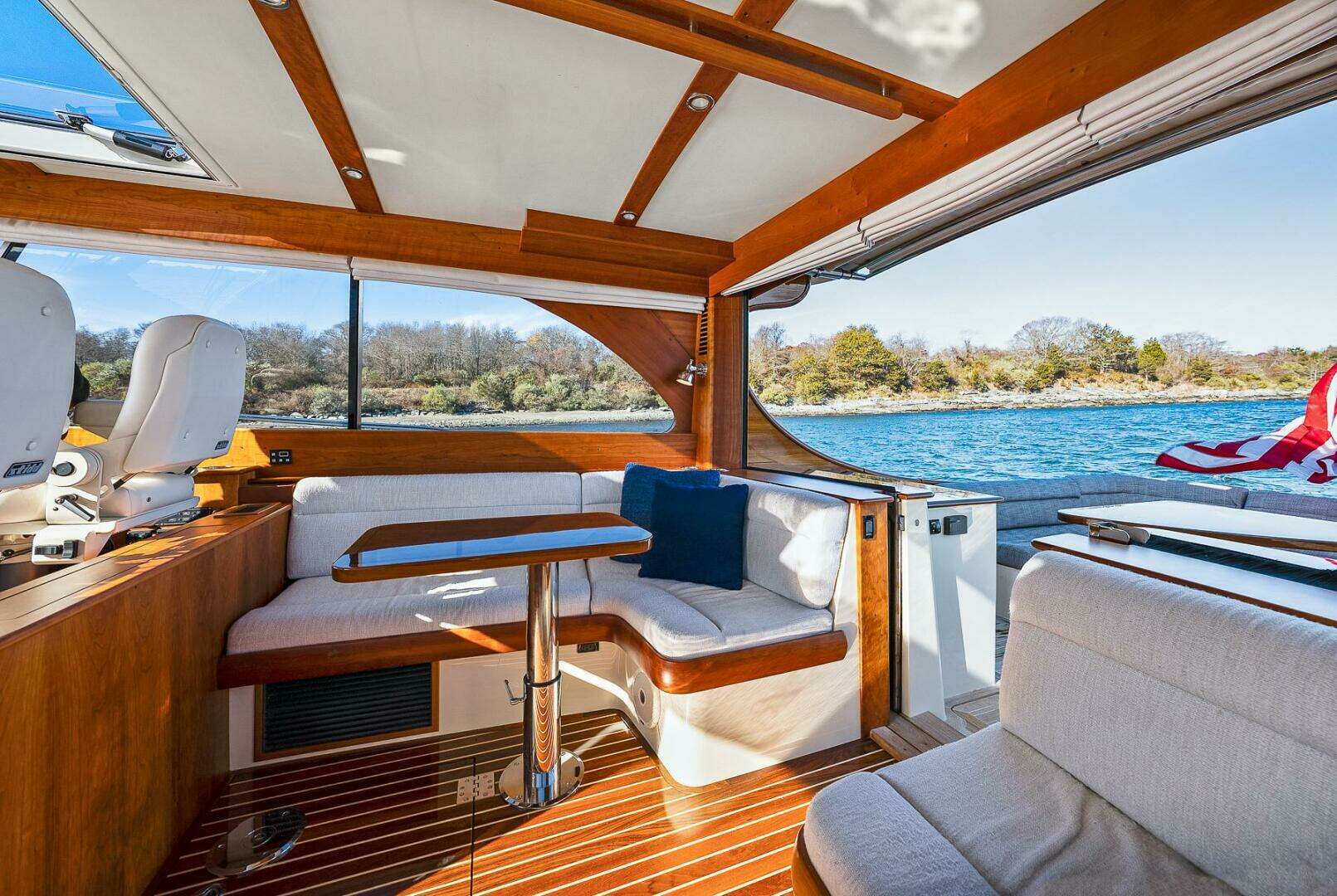2017 Hinckley Talaria 43 - Image 15