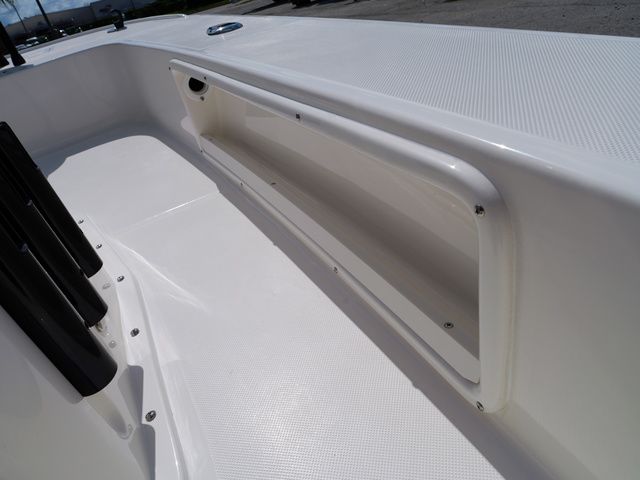 2027 Spyder FX17 Flicker - 5