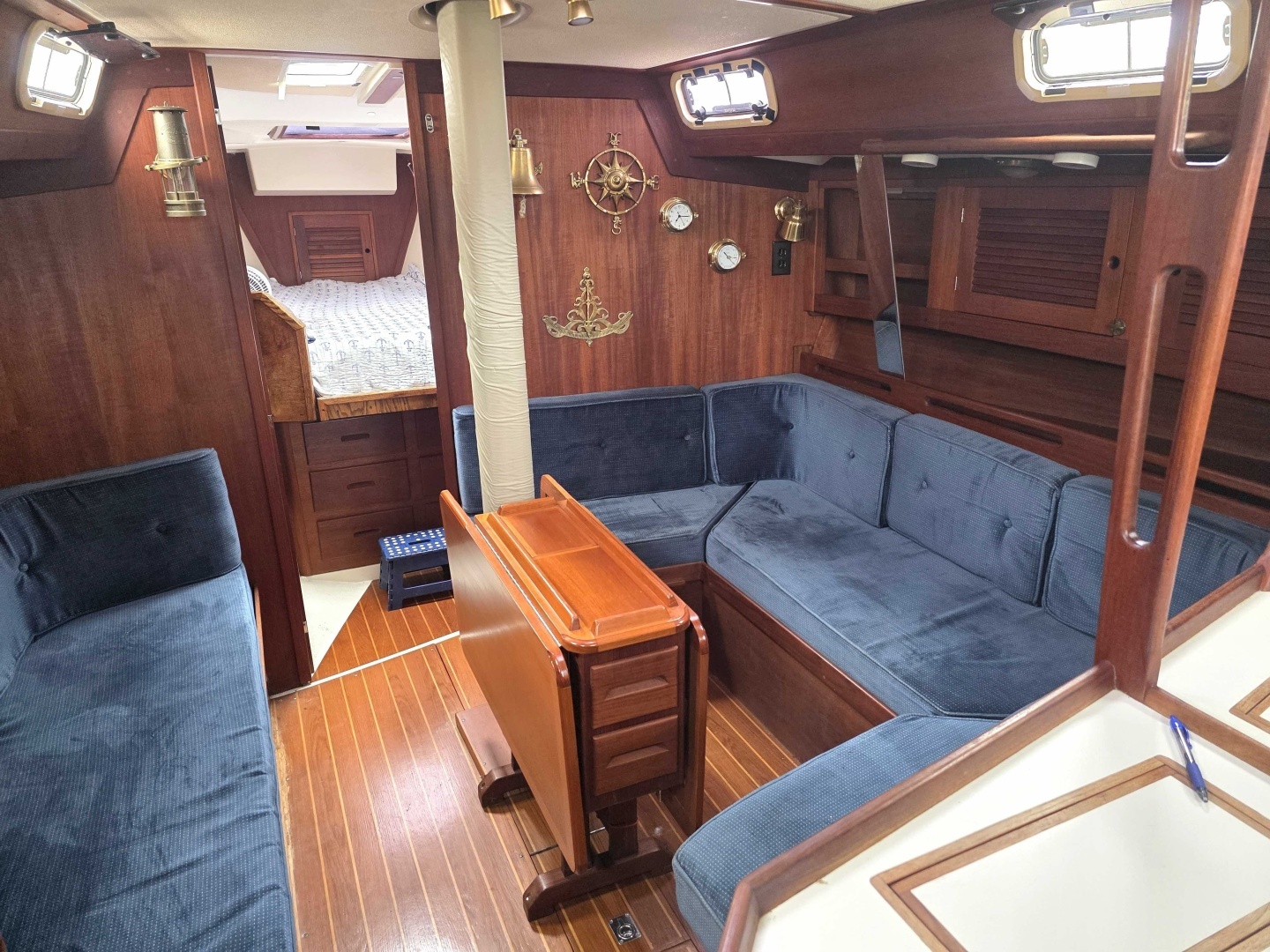 1990 Tartan 372 - Image 16