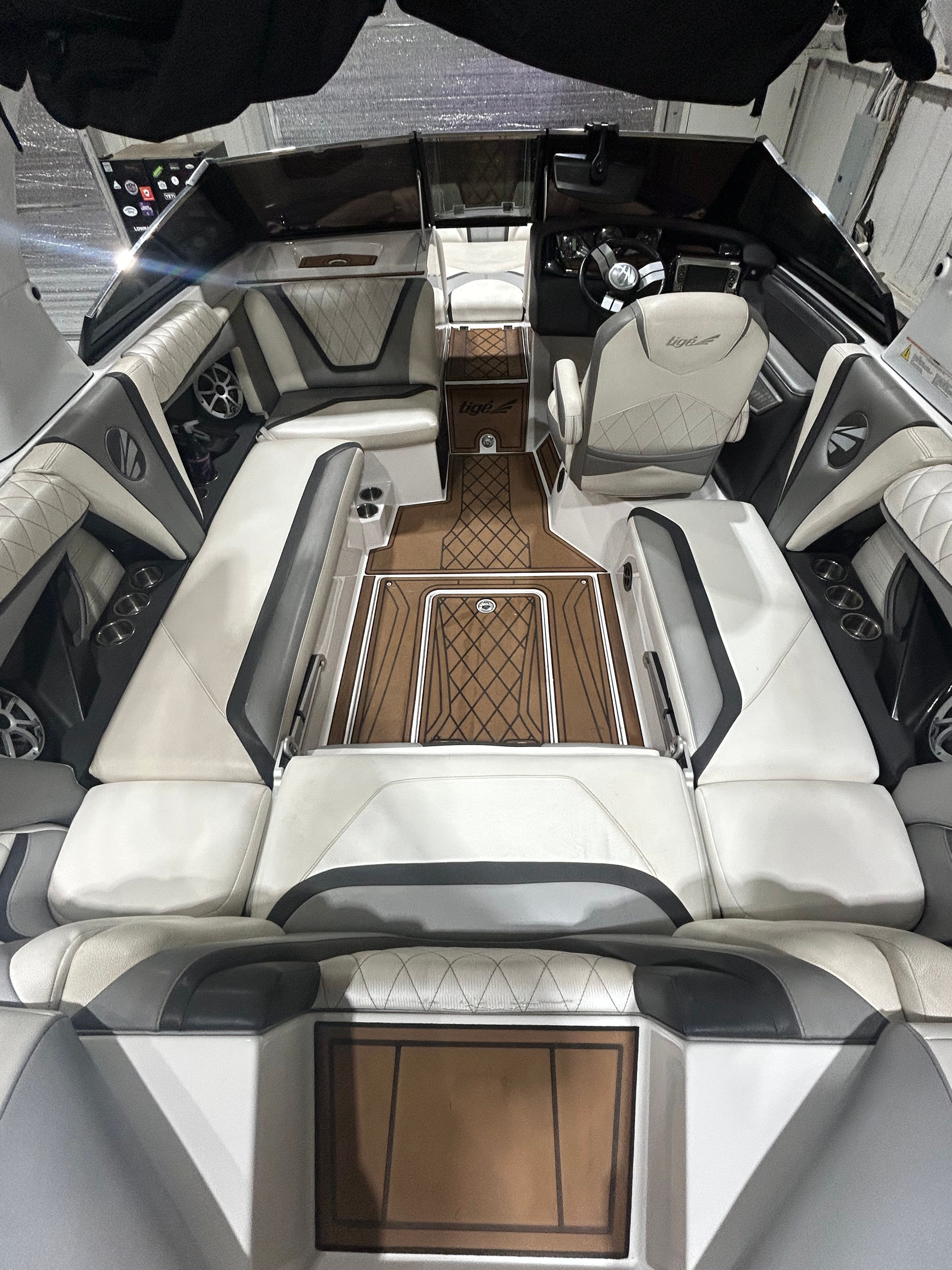 2016 Tigé RZX3 - 12