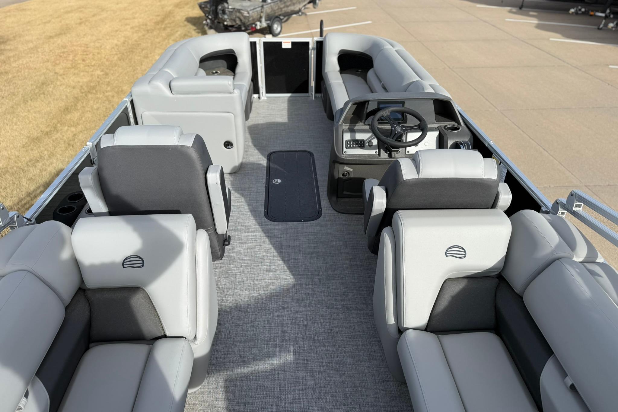 2026 Sun Tracker Party Barge 22 XP3