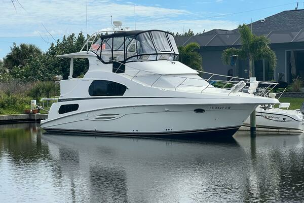 2002 Silverton 39 Motor Yacht