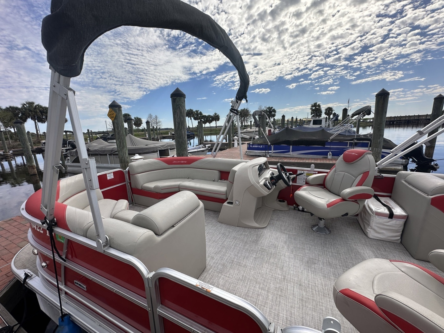 2022 South Bay LE Series Tri Hull - Image 8