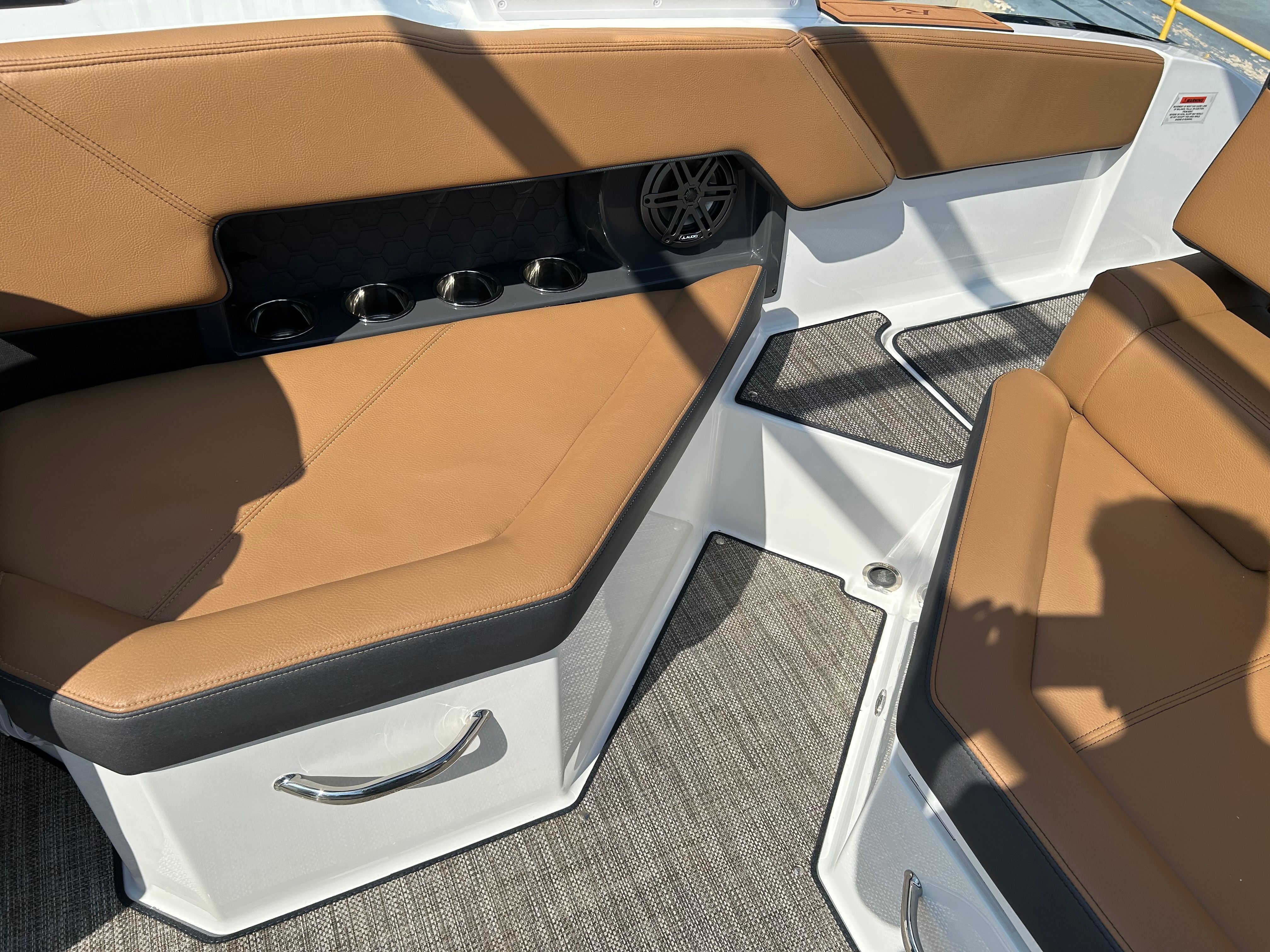 2026 COBALT R4 SURF - Image 15