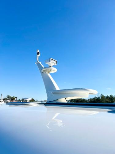 2025 Sabre 43 Salon Express yacht radar against clear blue sky.