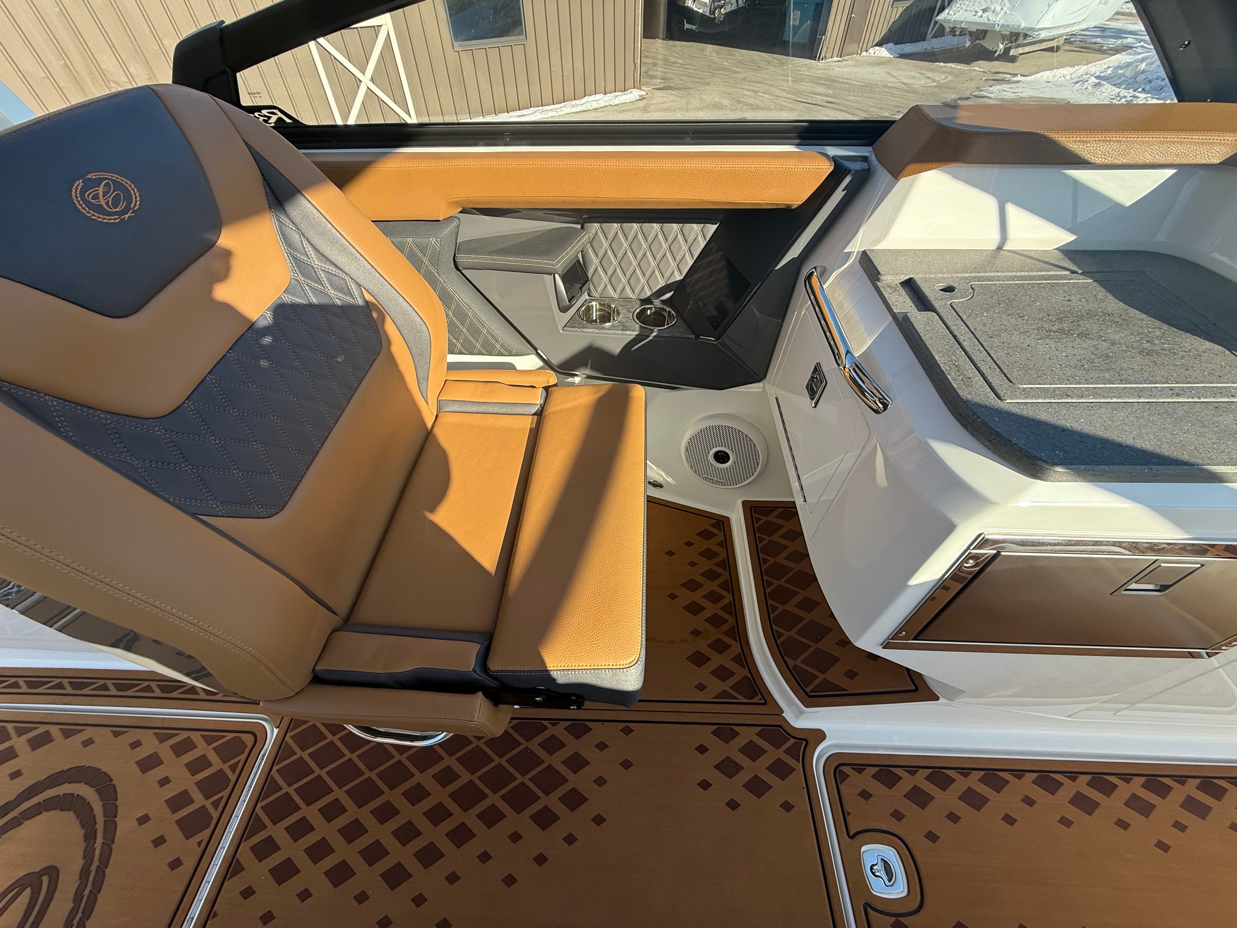 2026 Cobalt R31 Surf - 19