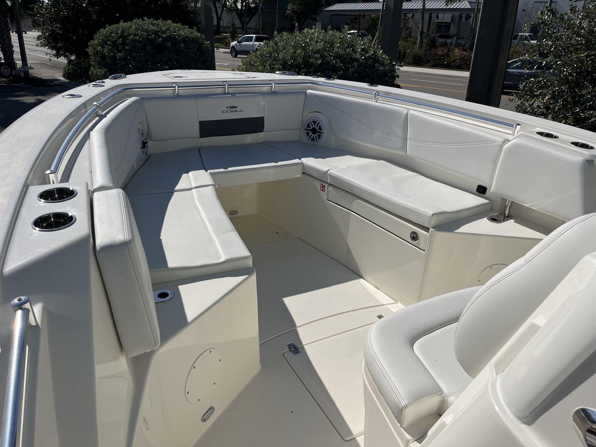2026 Cobia 320 Center Console - 16