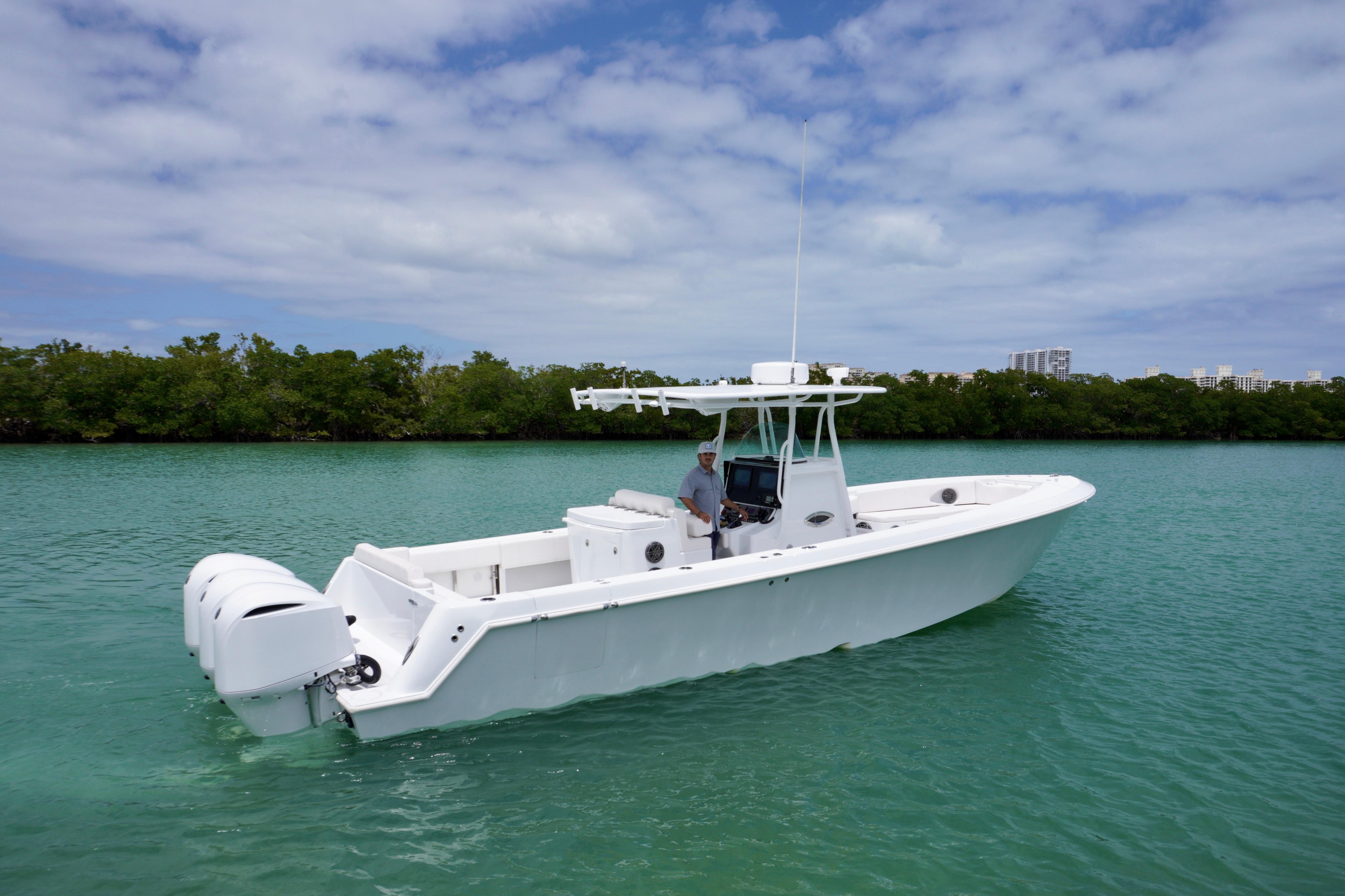 2013 Contender 35 LS