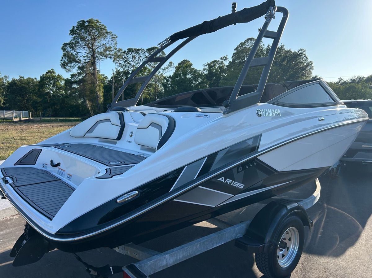 2018 Yamaha Boats AR195 - 3