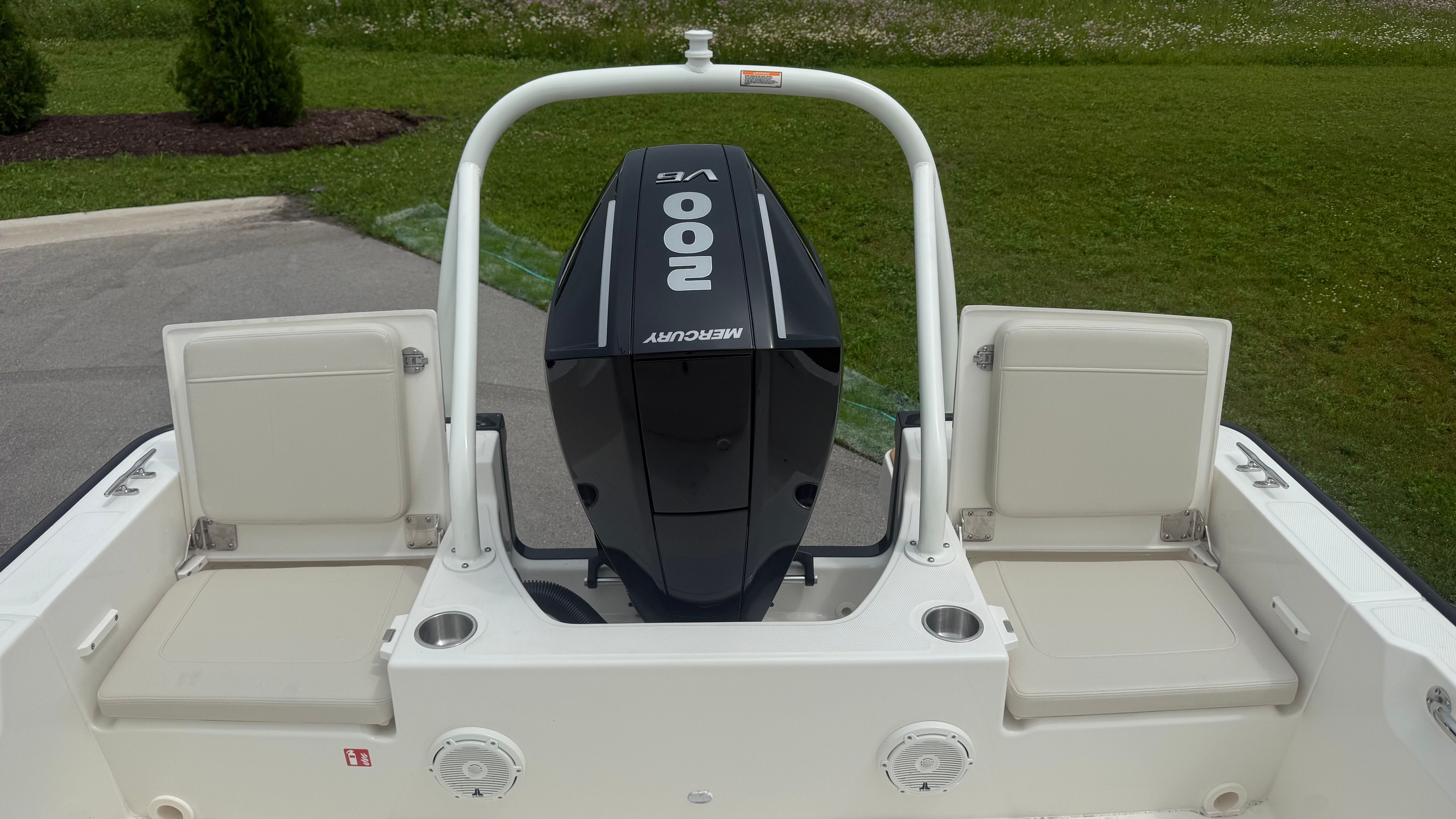 2026 Boston Whaler 210 Montauk - 6