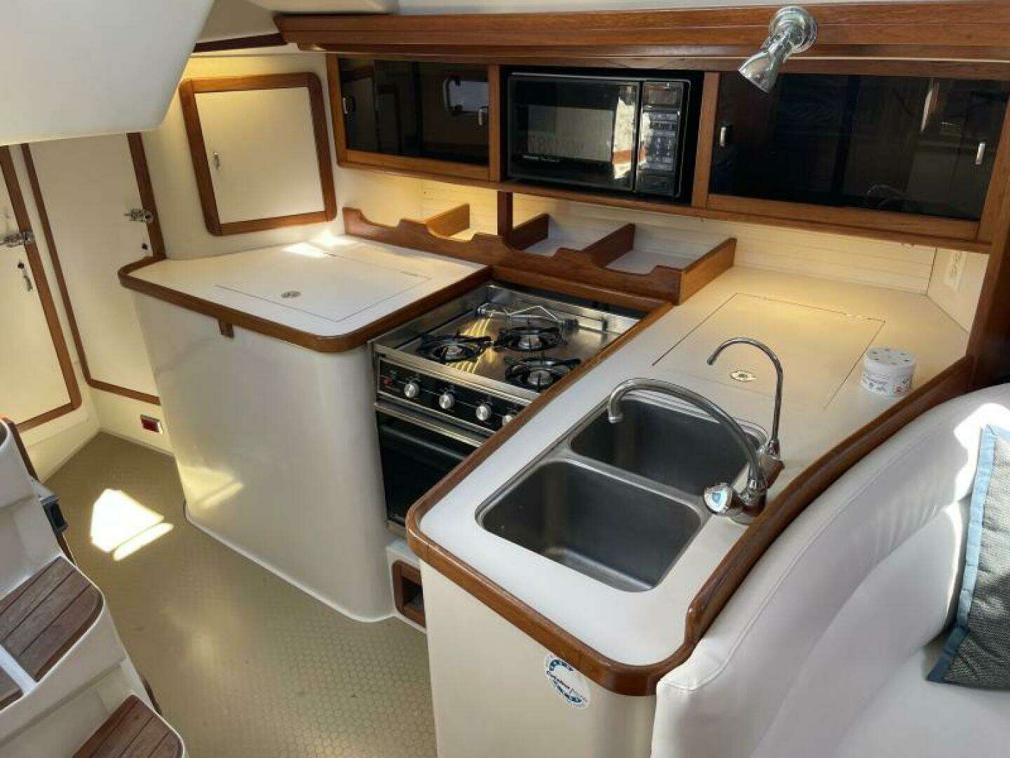 1991 Catalina 42 MKI - Image 10