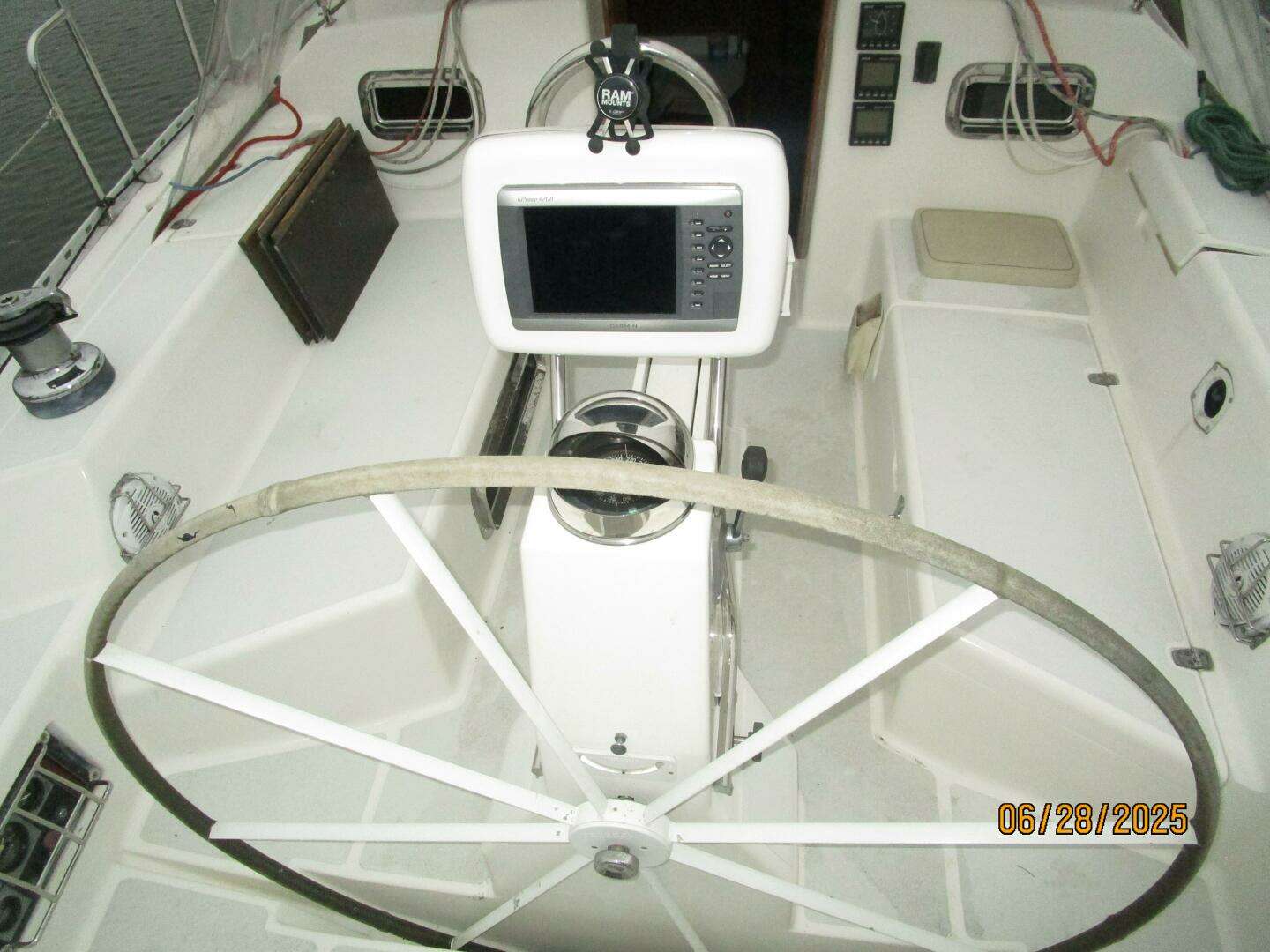 1995 Freedom 40/40 - Image 32