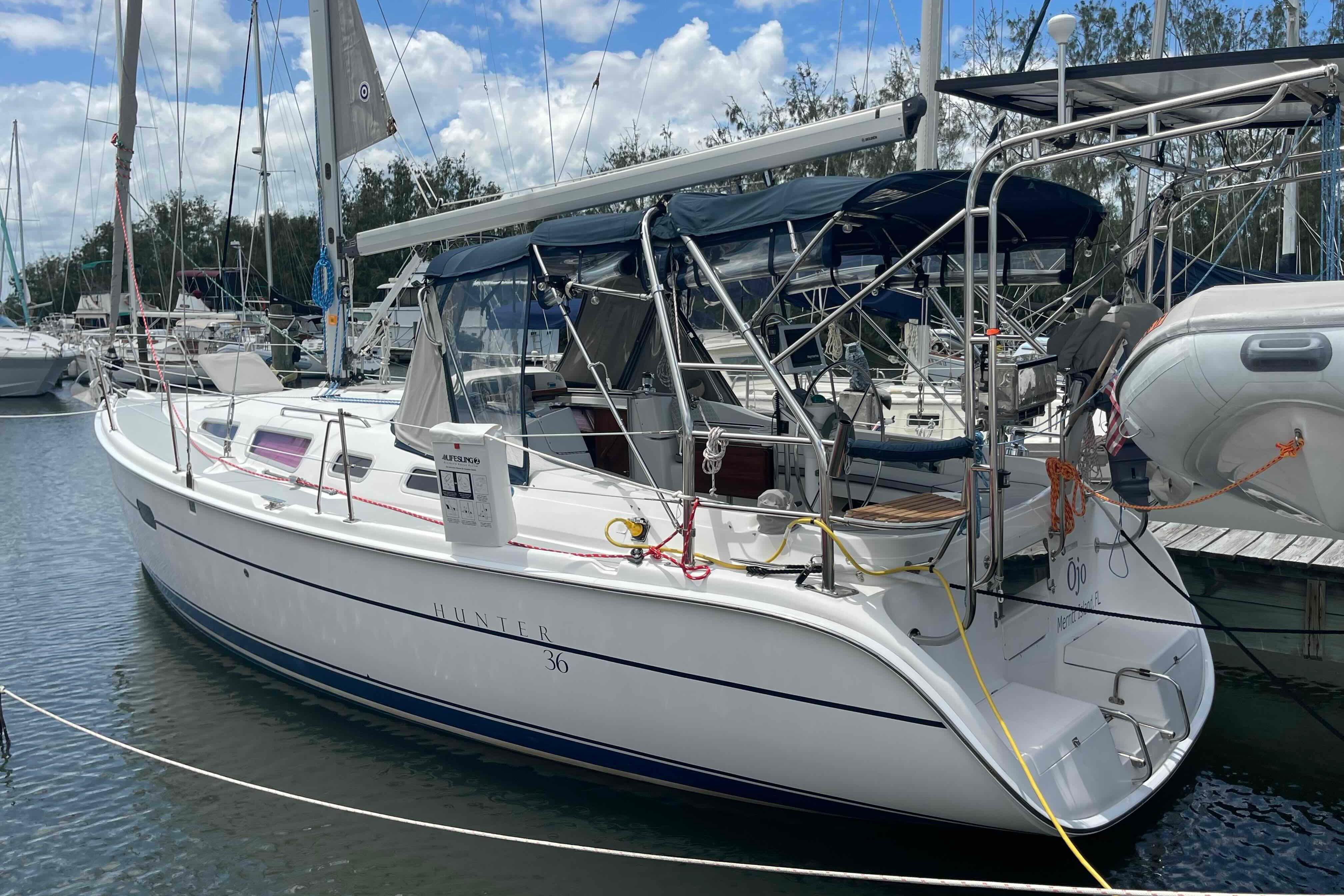 2004 Hunter 36