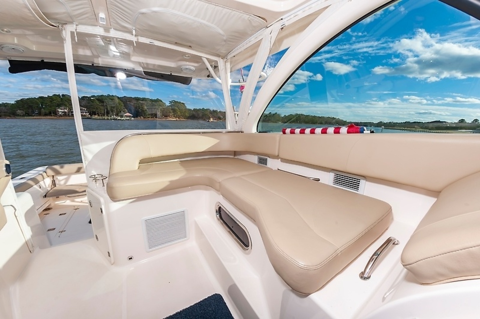 2015 Pursuit 385 OS - Image 17