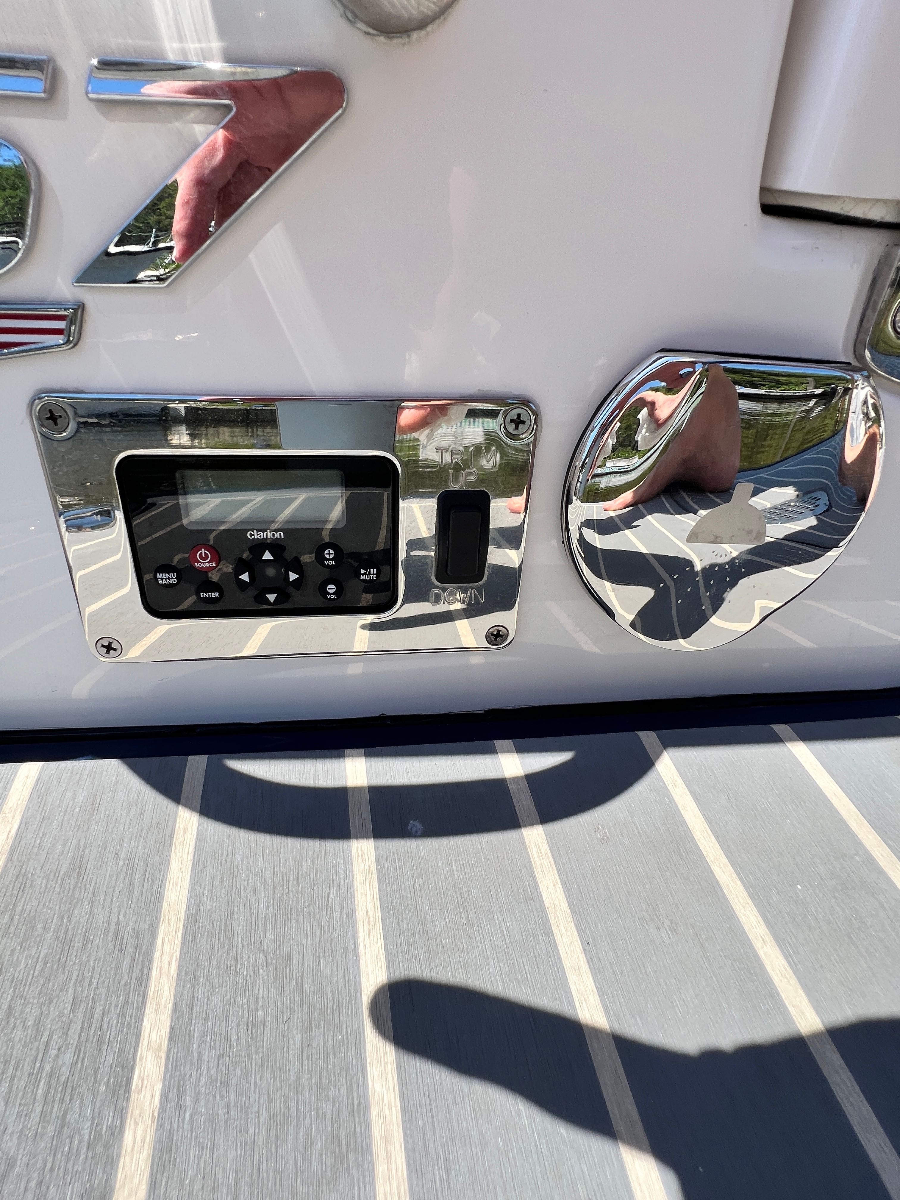 2020 Chaparral 256 SSX boat control panel and dashboard.