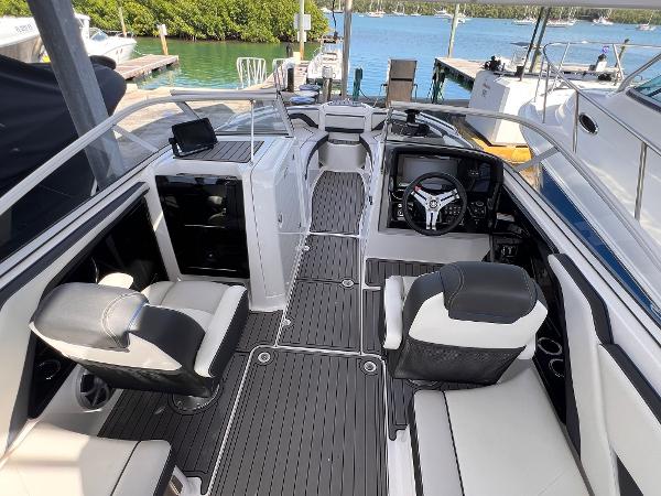 2019 Yamaha Boats 242 Limited S E-Series - 4