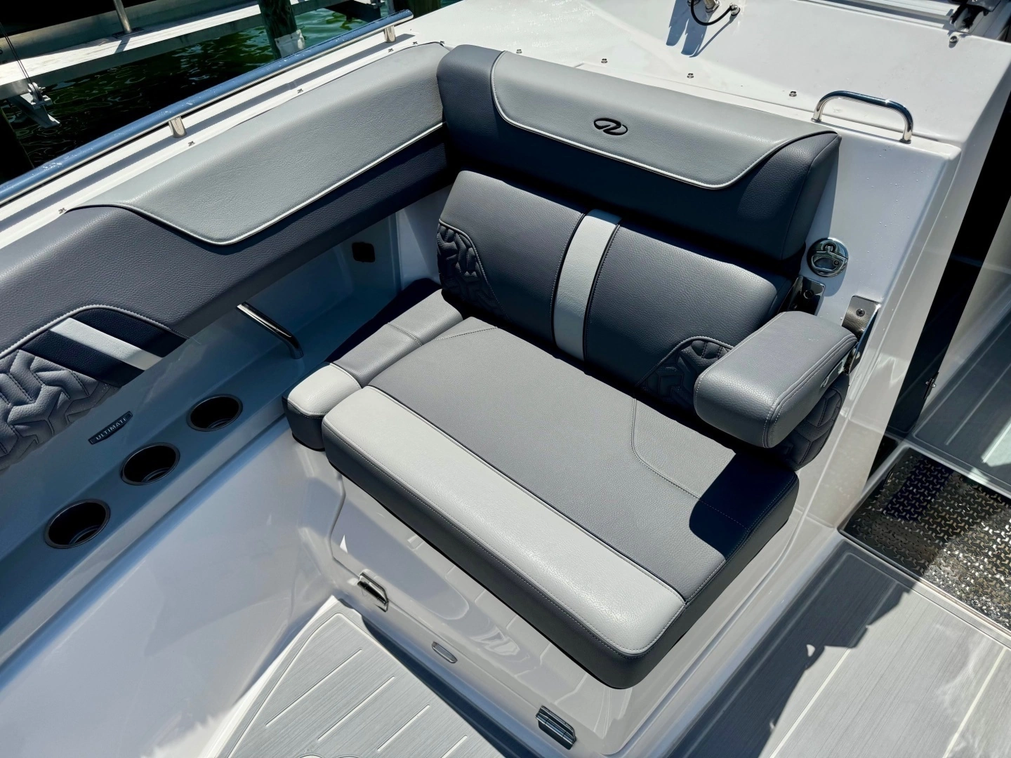 2025 Regal LS36 - Image 10