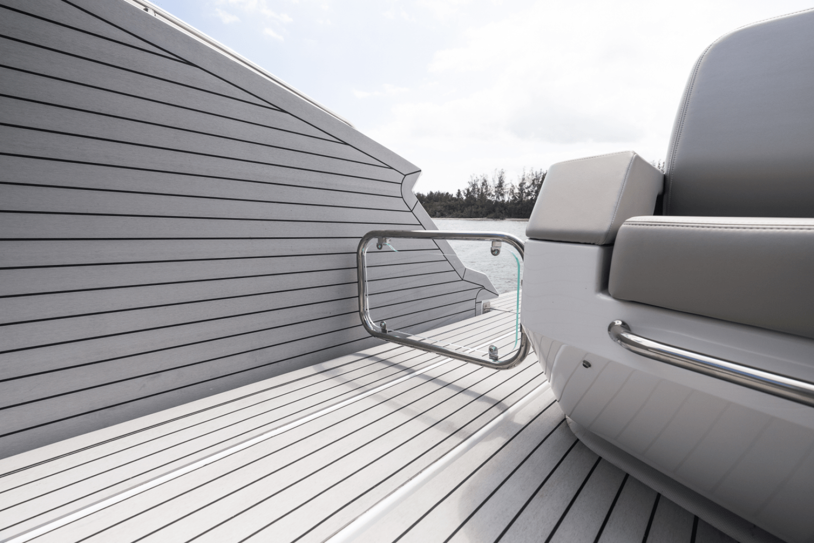 2026 Cruisers Yachts 50GLS OB - Image 58