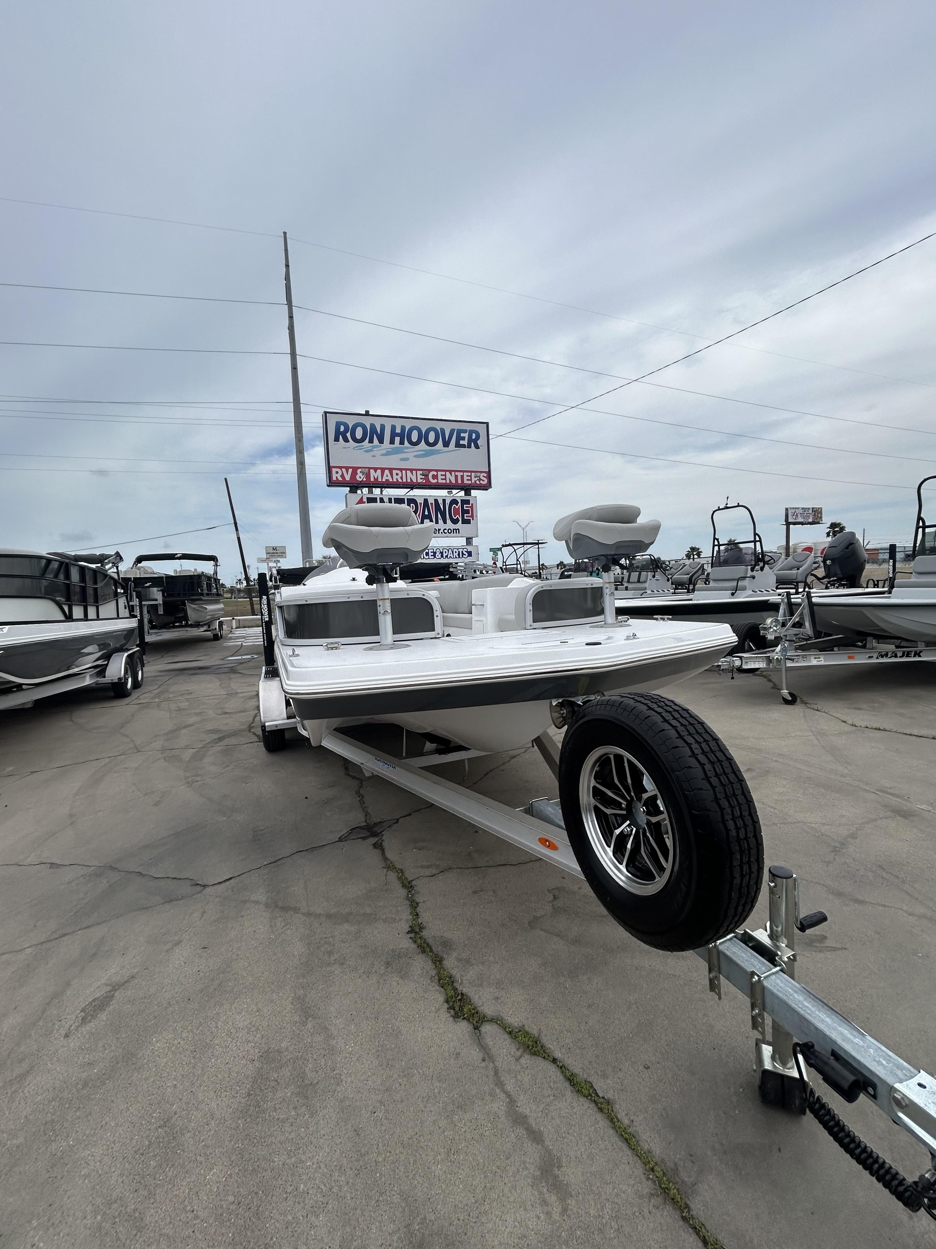 2026 Hurricane Fundeck - 5