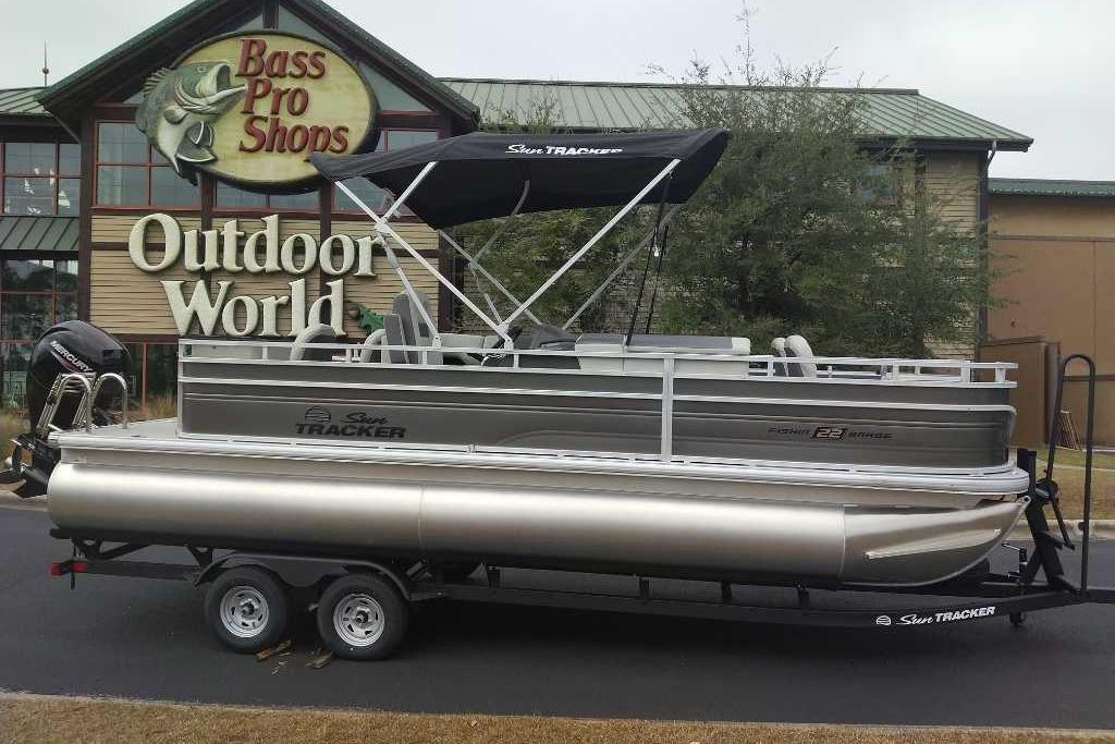 2026 Sun Tracker Fishin' Barge 22 DLX