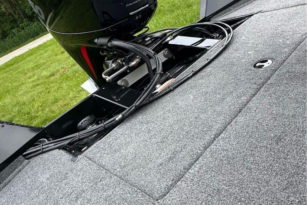 2022 Bass Tracker 195TXW boat deck with motor and wiring details.