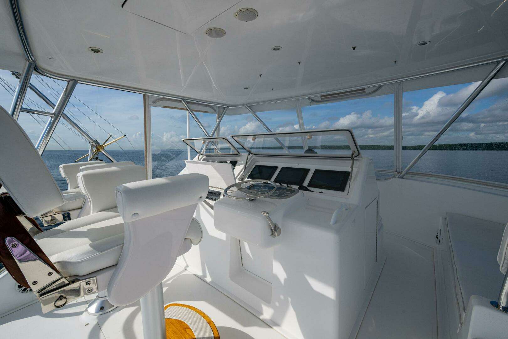 2004 Viking 48 Convertible - Image 37