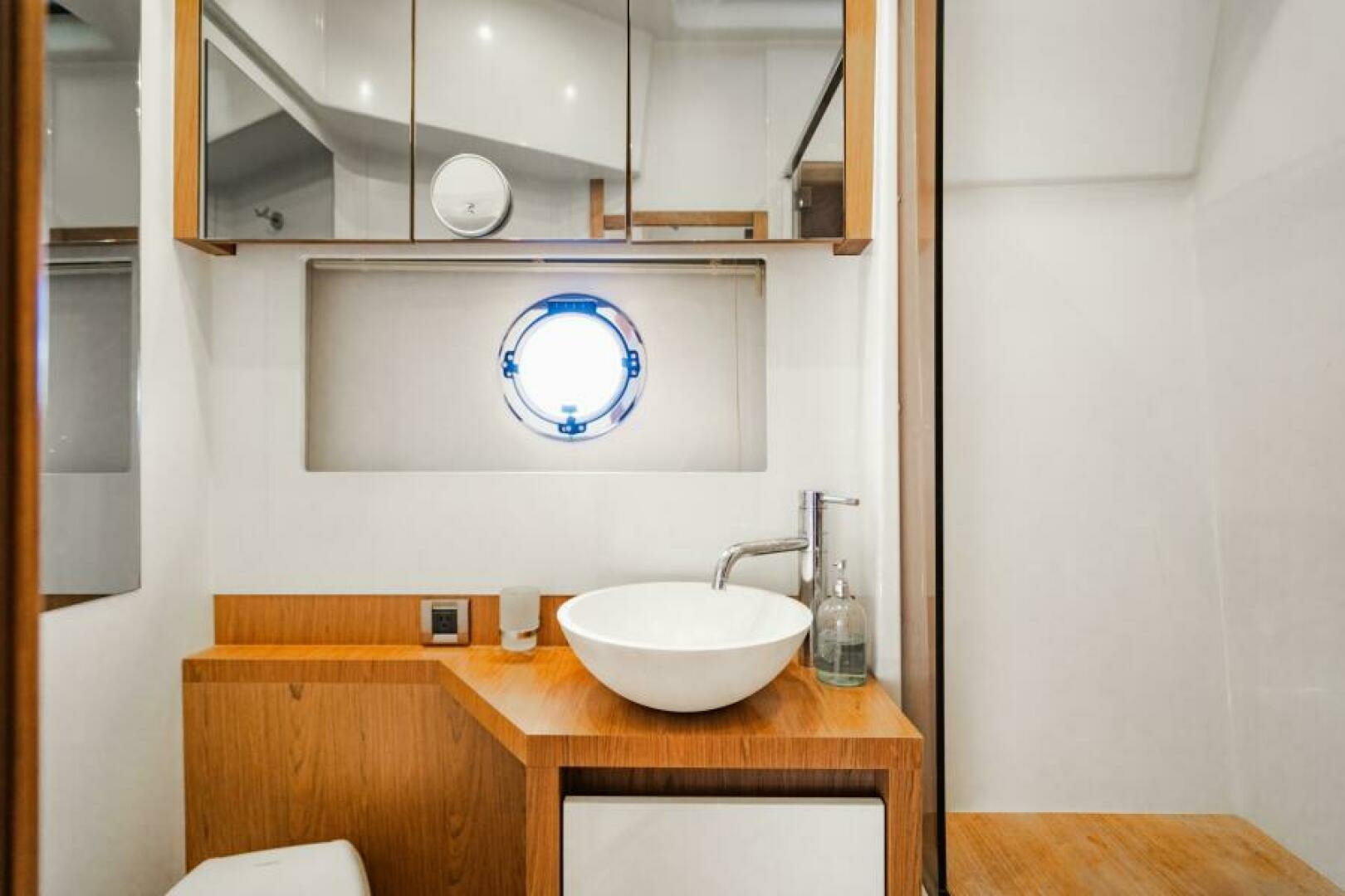 2016 Beneteau Gran Turismo 49 - Image 75