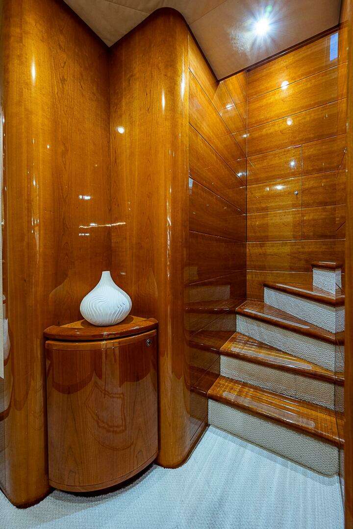 2006 Ferretti Yachts 830 - Image 97
