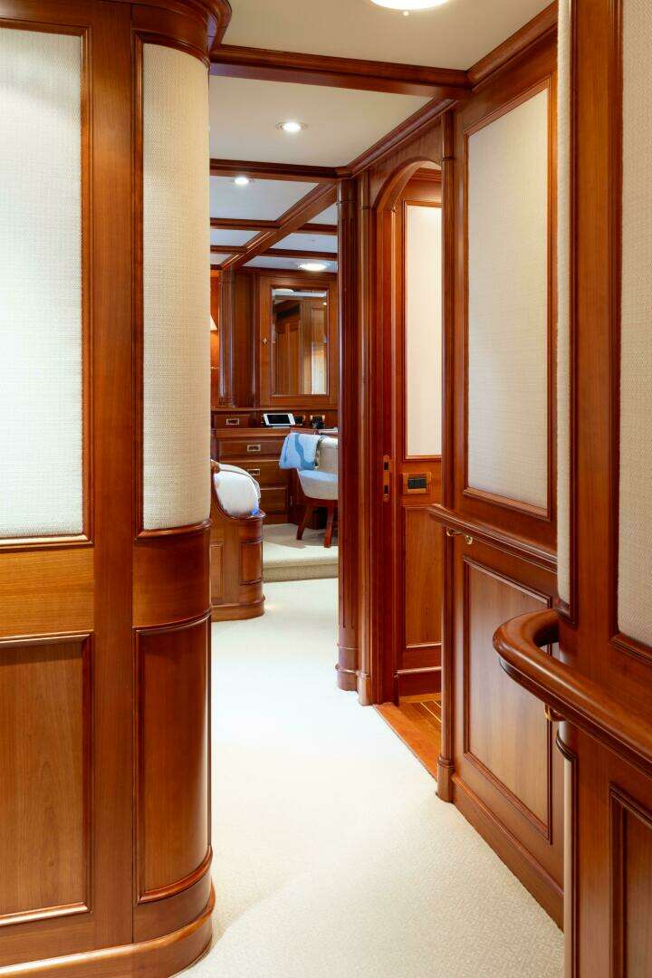 2001 Vitters Aft Cockpit - Image 12
