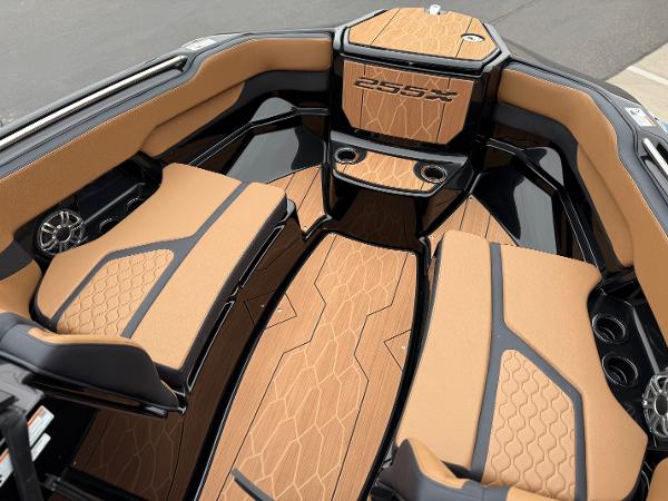 2026 Yamaha Boats 255XD - 67