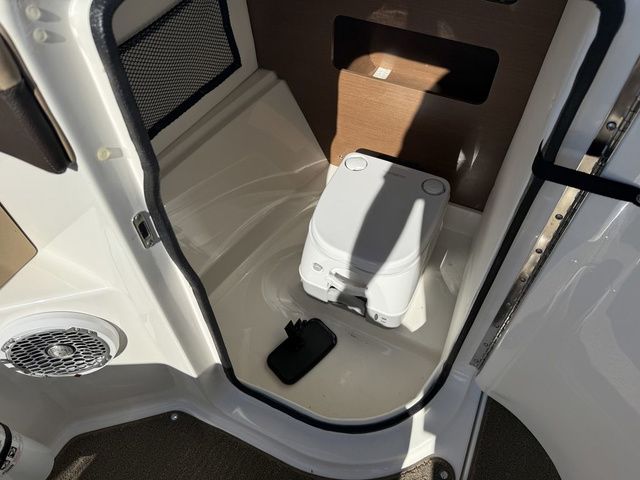 2017 Sea Ray SDX 240 - 9
