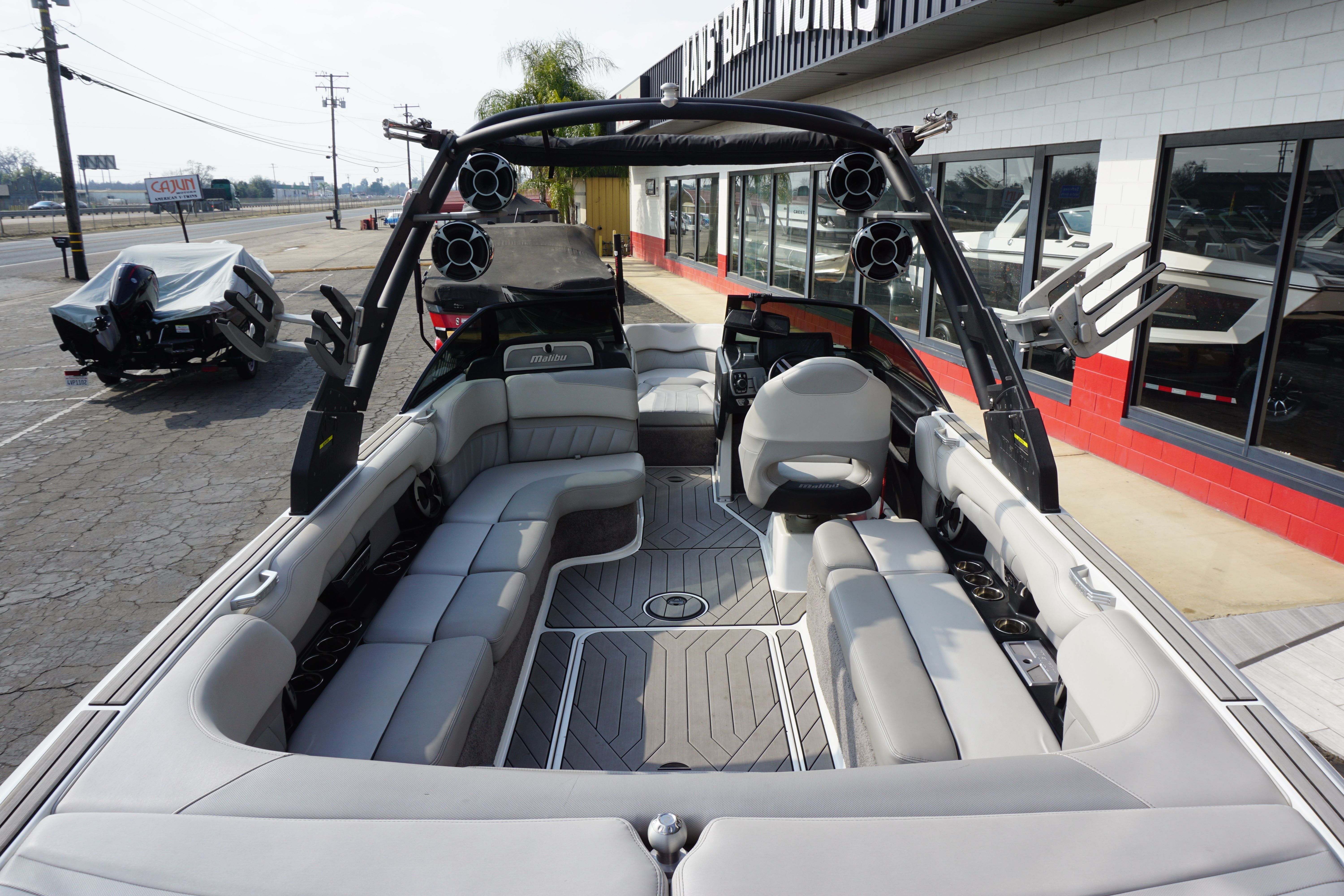 2018 Malibu Wakesetter 25 LSV - 11