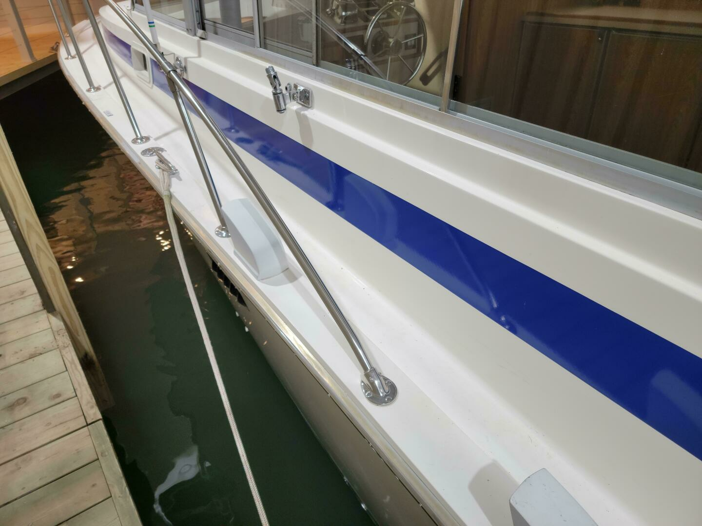 1983 Bertram 33 Flybridge Cruiser - Image 7