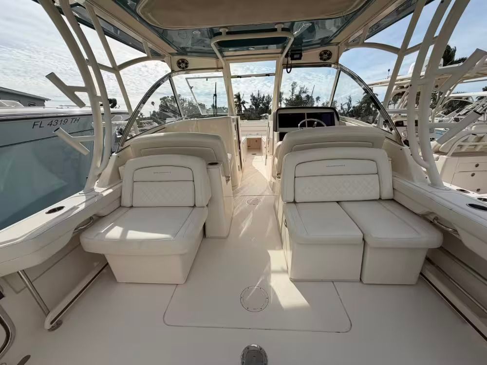 2019 Grady-White Freedom 325 - 6