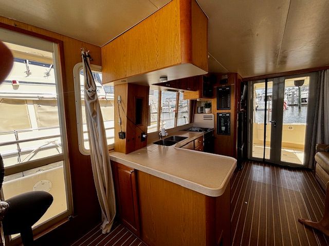 2005 Mainship 400 Trawler - 50