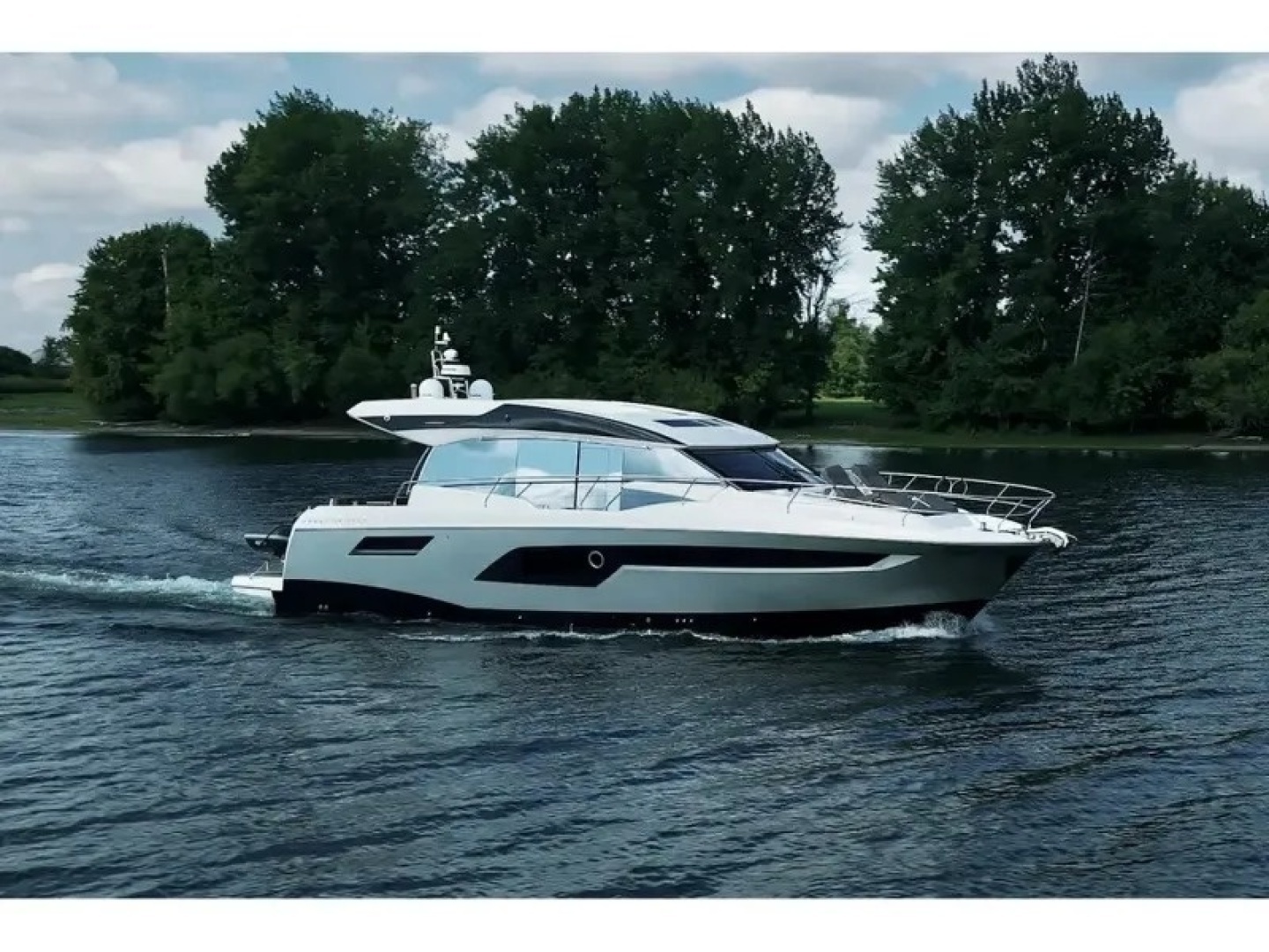 2018 Present Yachts 520S - Image 3