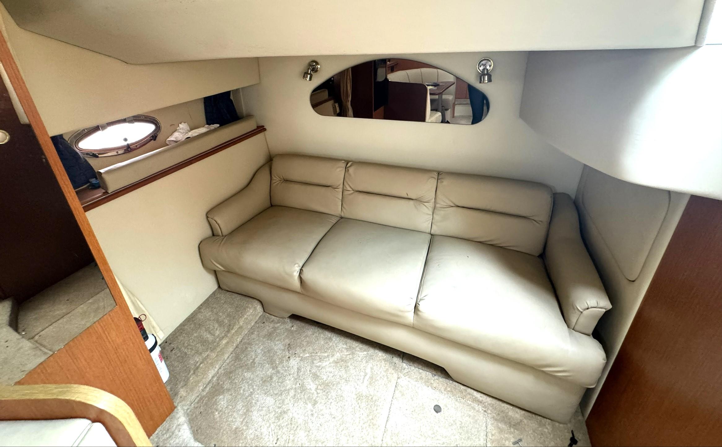 2004 Cruisers Yachts 320 Express - 16
