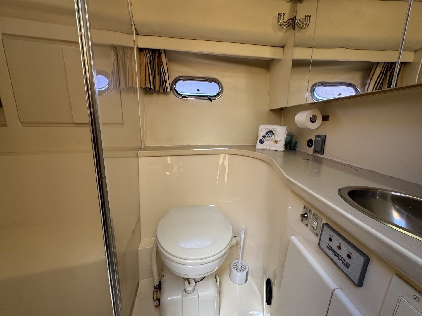 1996 Carver 370 Voyager - Image 71