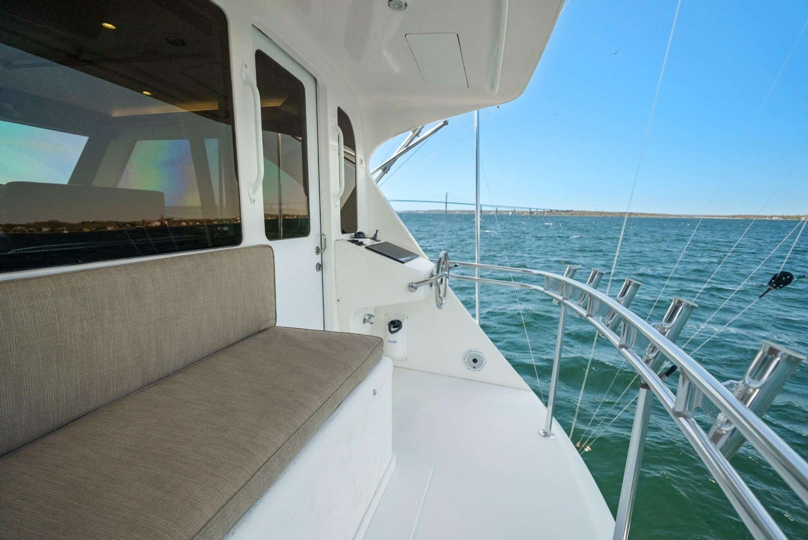 2007 Viking Enclosed Flybridge - Image 27