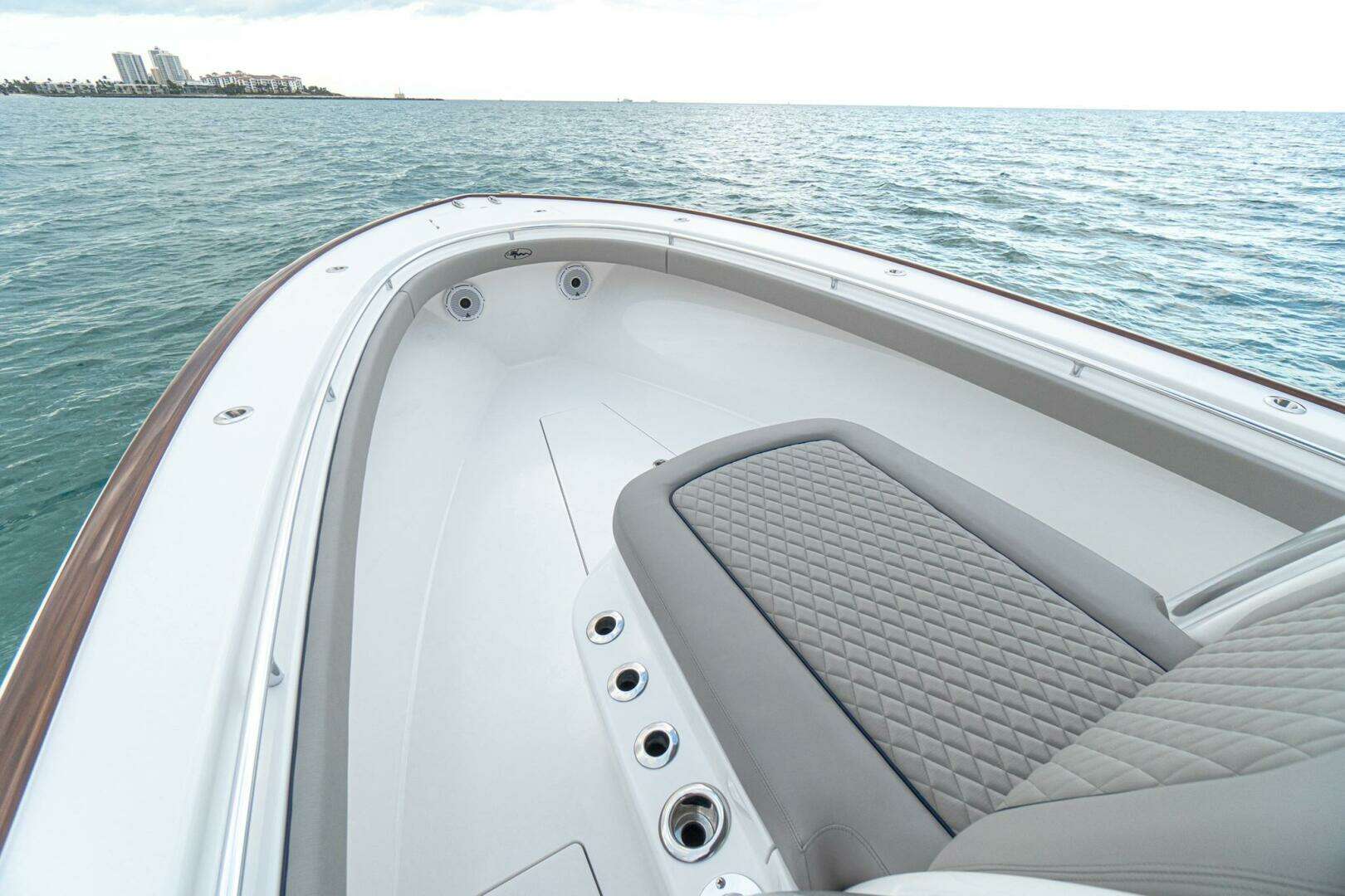 2026 Valhalla Boatworks V-33 - Image 11