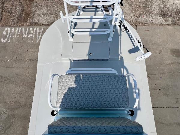 2022 Shallow Sport 20 Classic boat with seating and trolling motor, viewed from above.
