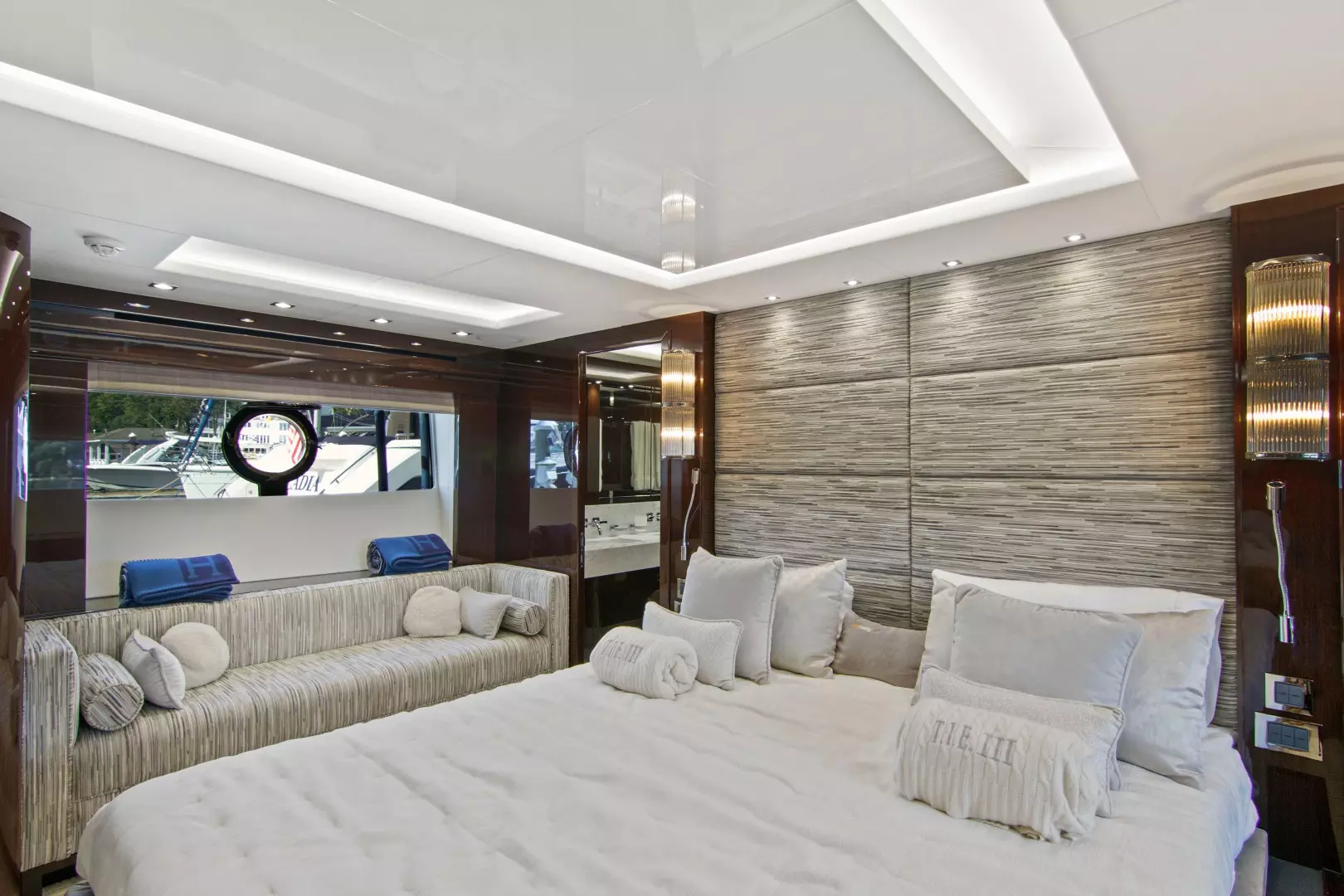 2019 Sunseeker 86 Yacht - Image 37