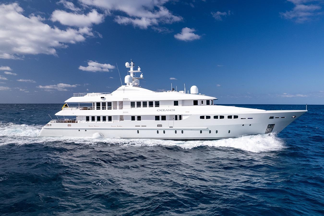 2006 Mondomarine Motor Yacht