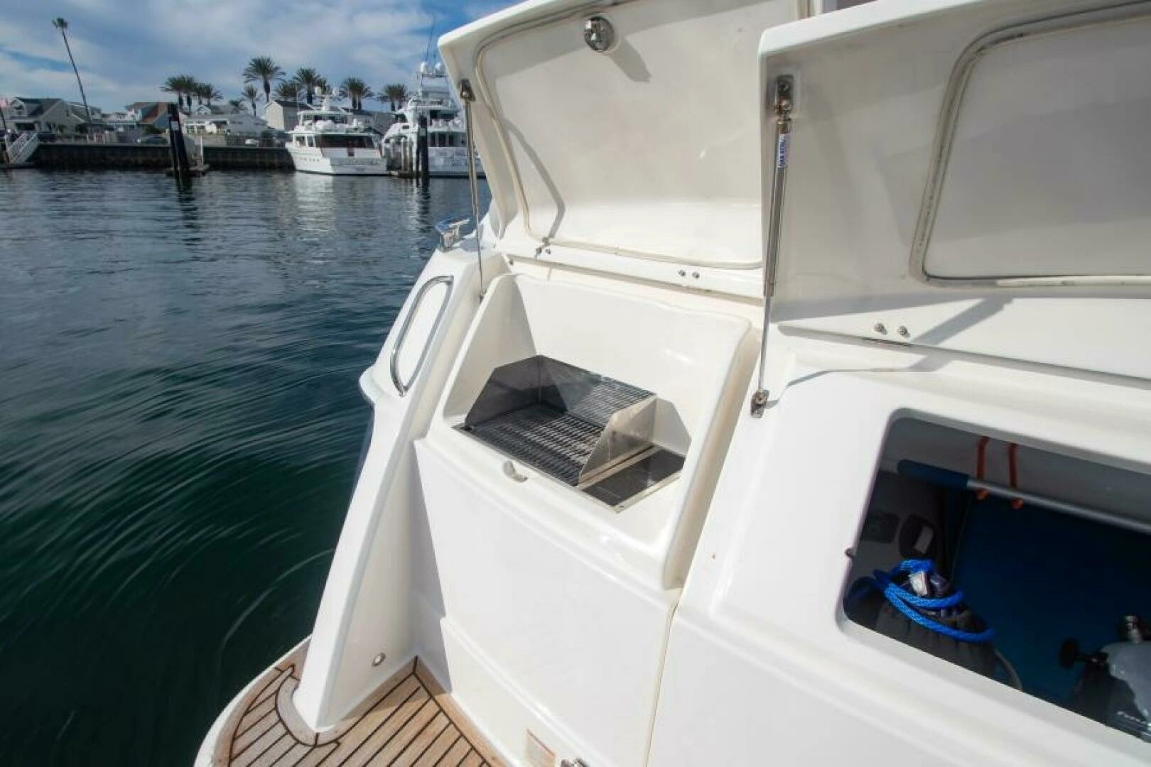 2012 Riviera 50 Sport Yacht - Image 20