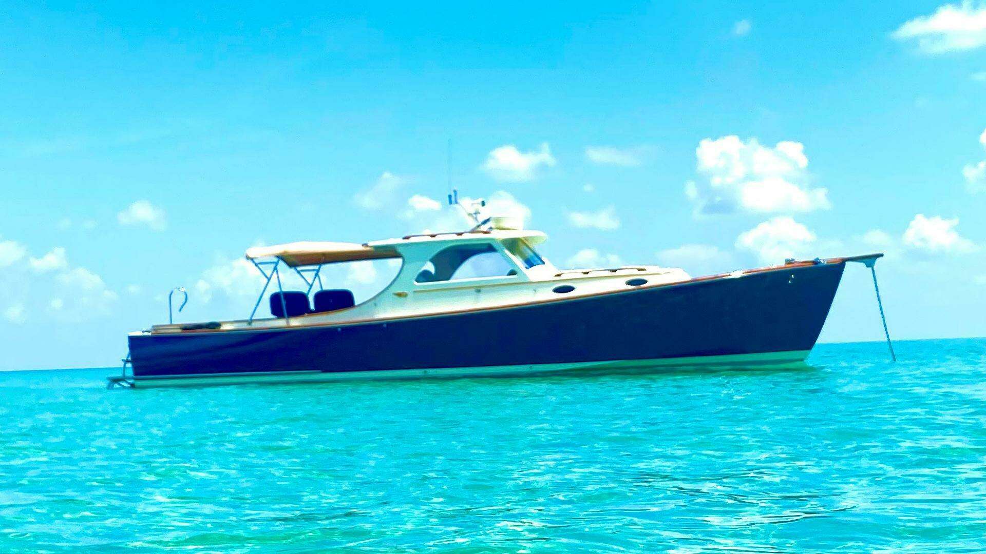 1998 Hinckley 36 Classic - Image 3