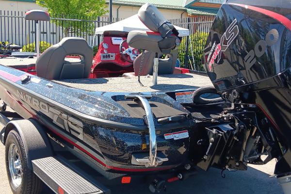 2025 Nitro Z19 boat with powerful engine, sleek design, and modern seating.