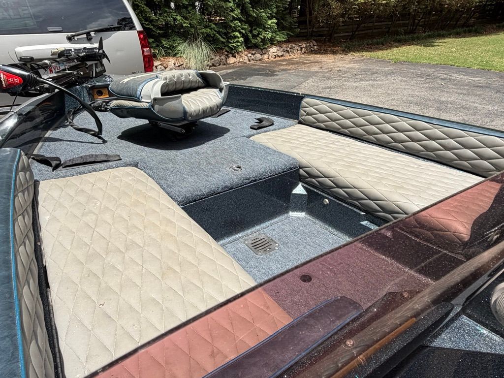 1990 Ranger 365V - 10