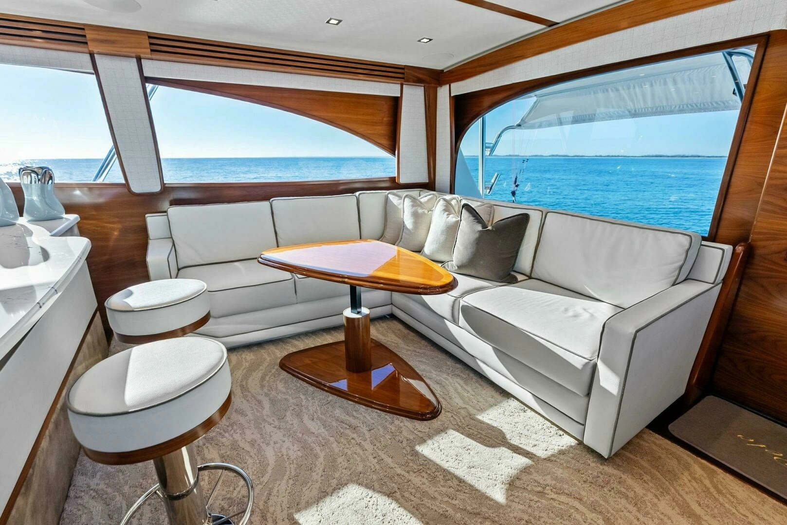 2023 Viking 64 Convertible - Image 7