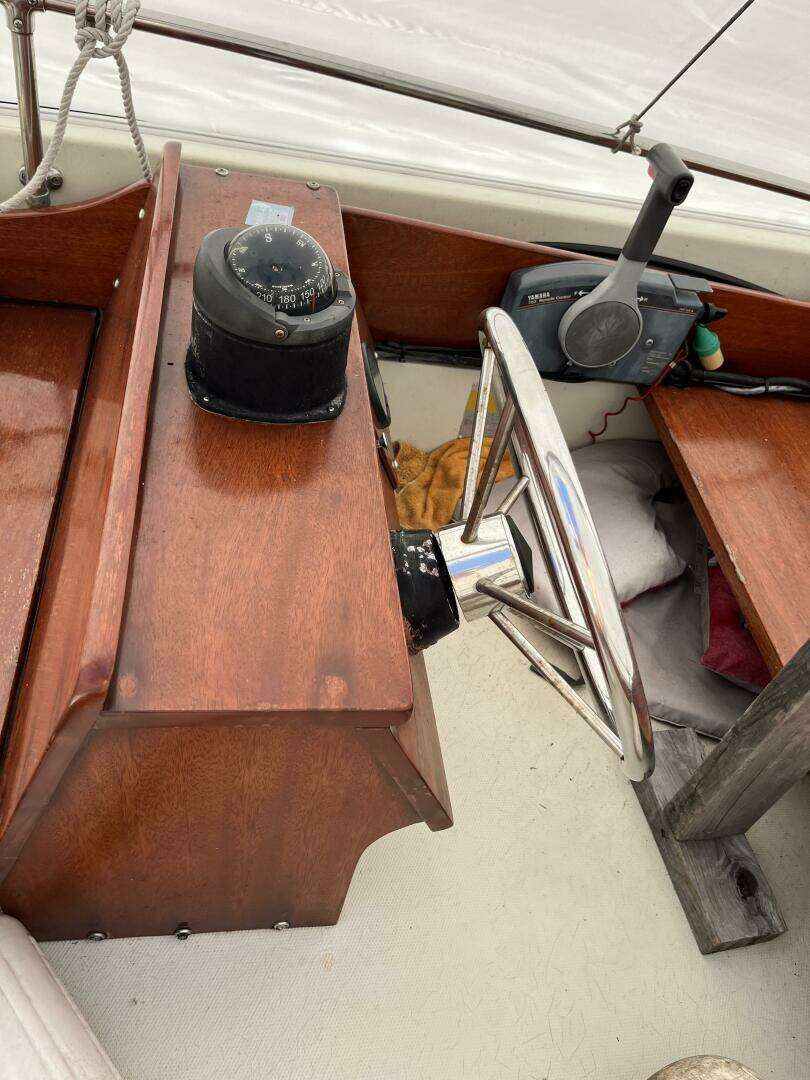 1985 Boston Whaler — - Image 4