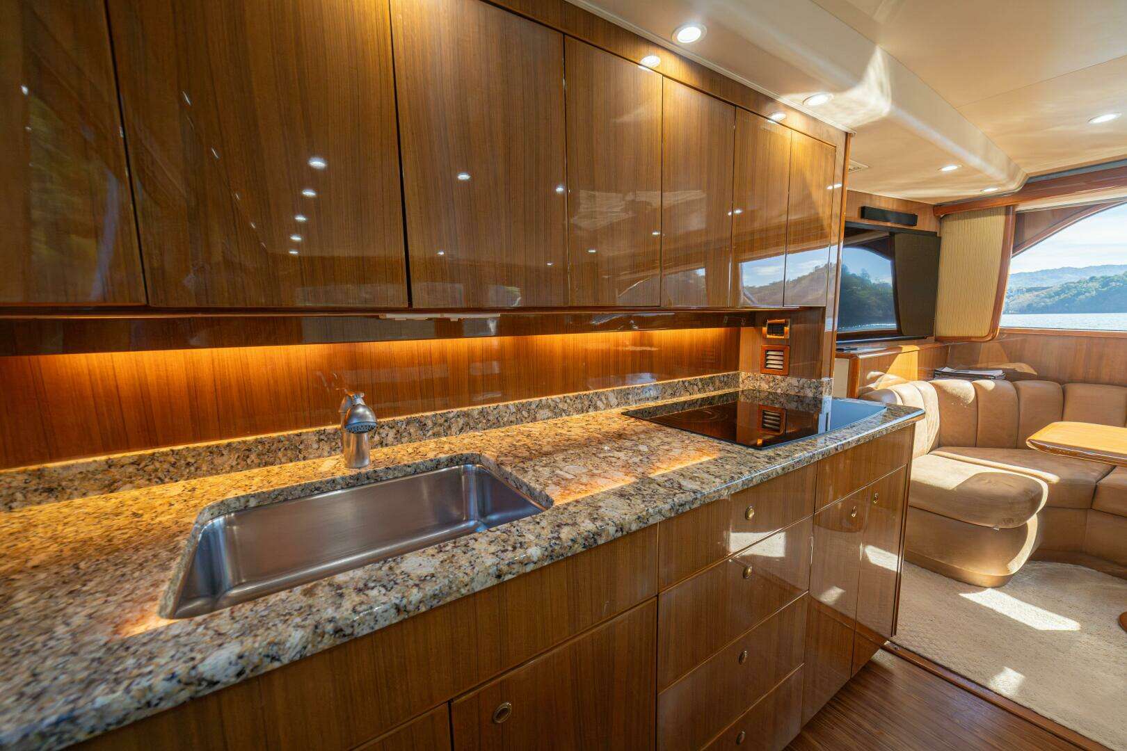 2006 Viking 56 Convertible - Image 37